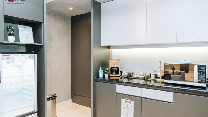 vOffice - The Prominence Office Tower Gambar 1